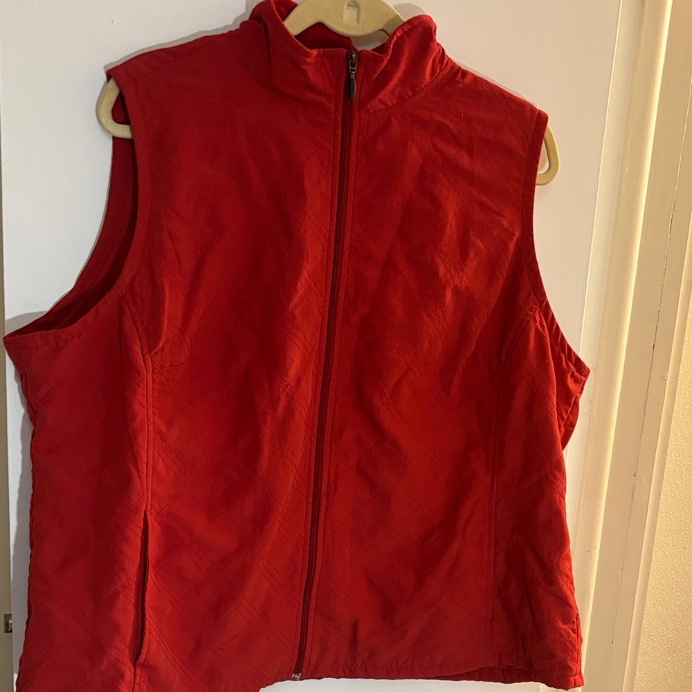 Columbia Vest Red Quilt stitch Lightweight Full Zip Fleece Inner collar